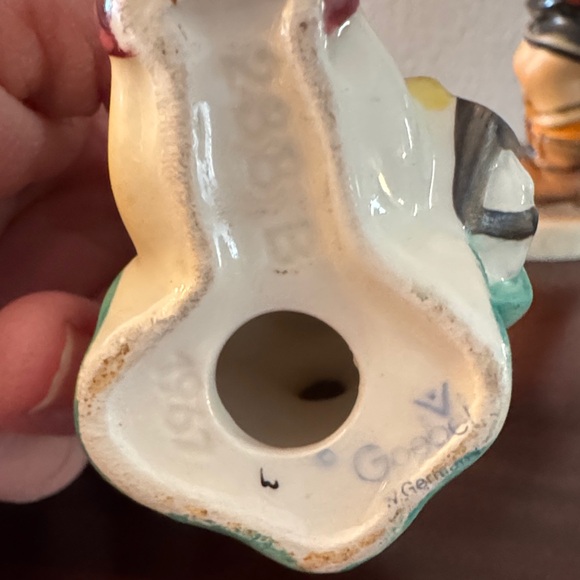 Hummel Figurine - Picture 6 of 11